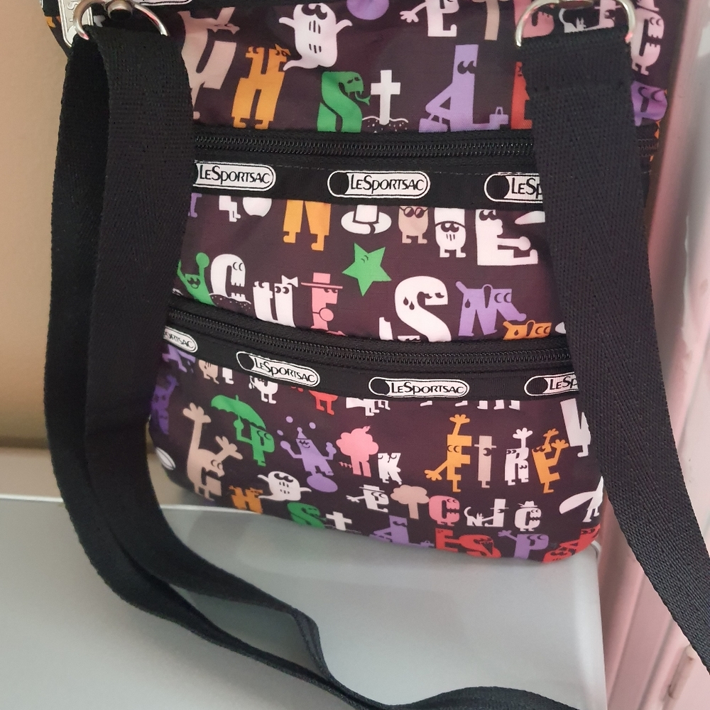 Le sportsac crossbody pouch